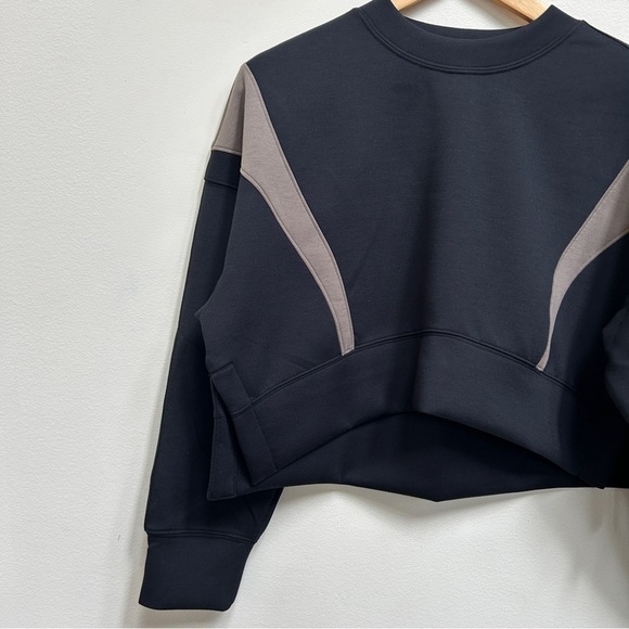 NWT - Abercrombie & Fitch YPB neoKNIT Mini Crew in Dune Colorblock, Size XS - Picture 7 of 13